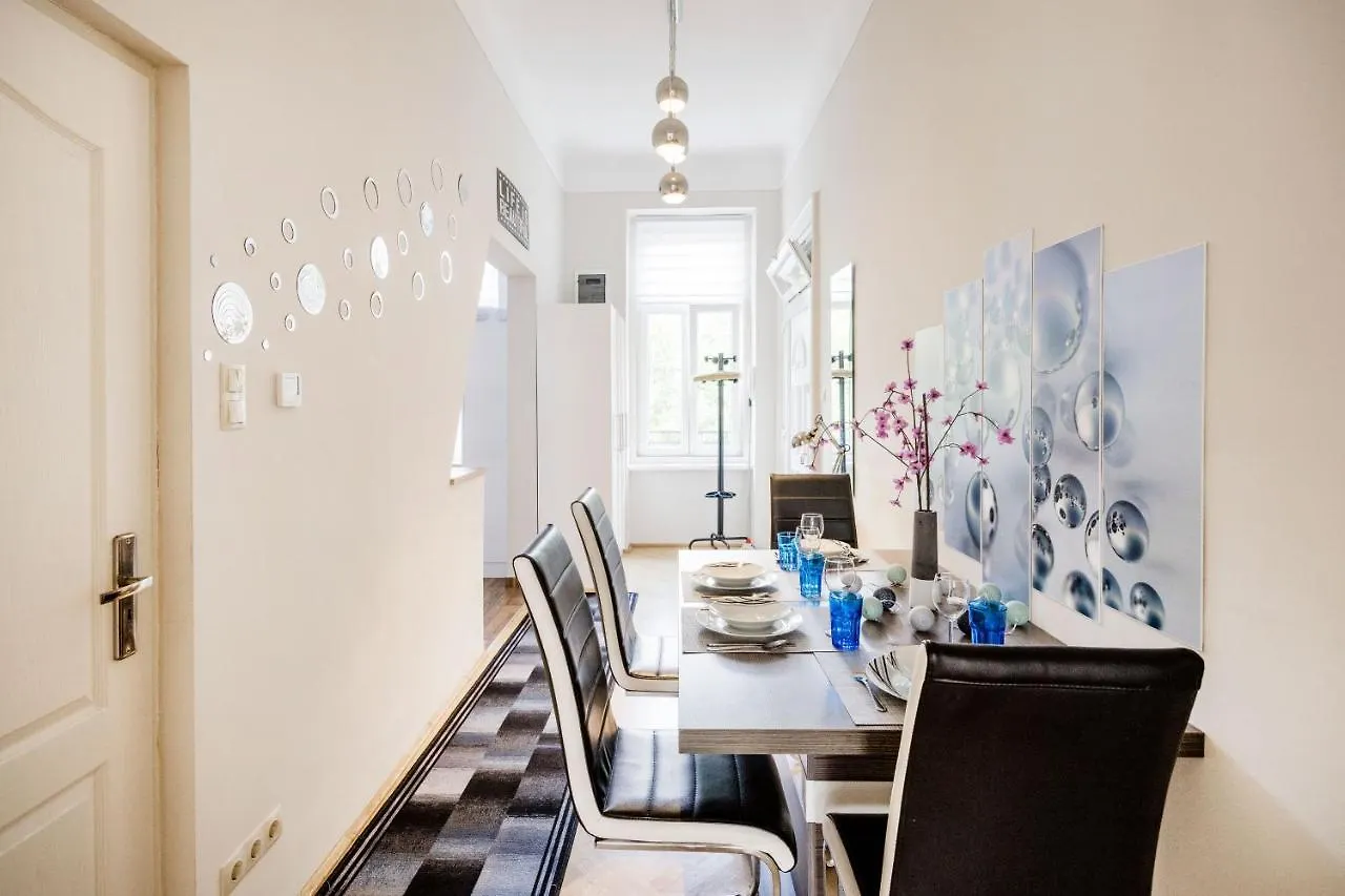 Bubbles Apartment Budapest 0*,